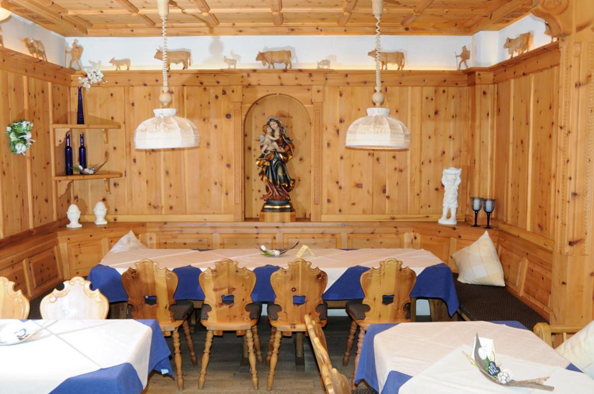 Hotel Schwarzes Ross Шварцах на Майн Екстериор снимка